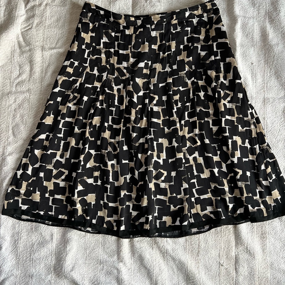 White House Black Market A-Line Black and White Knee-Length Skirt